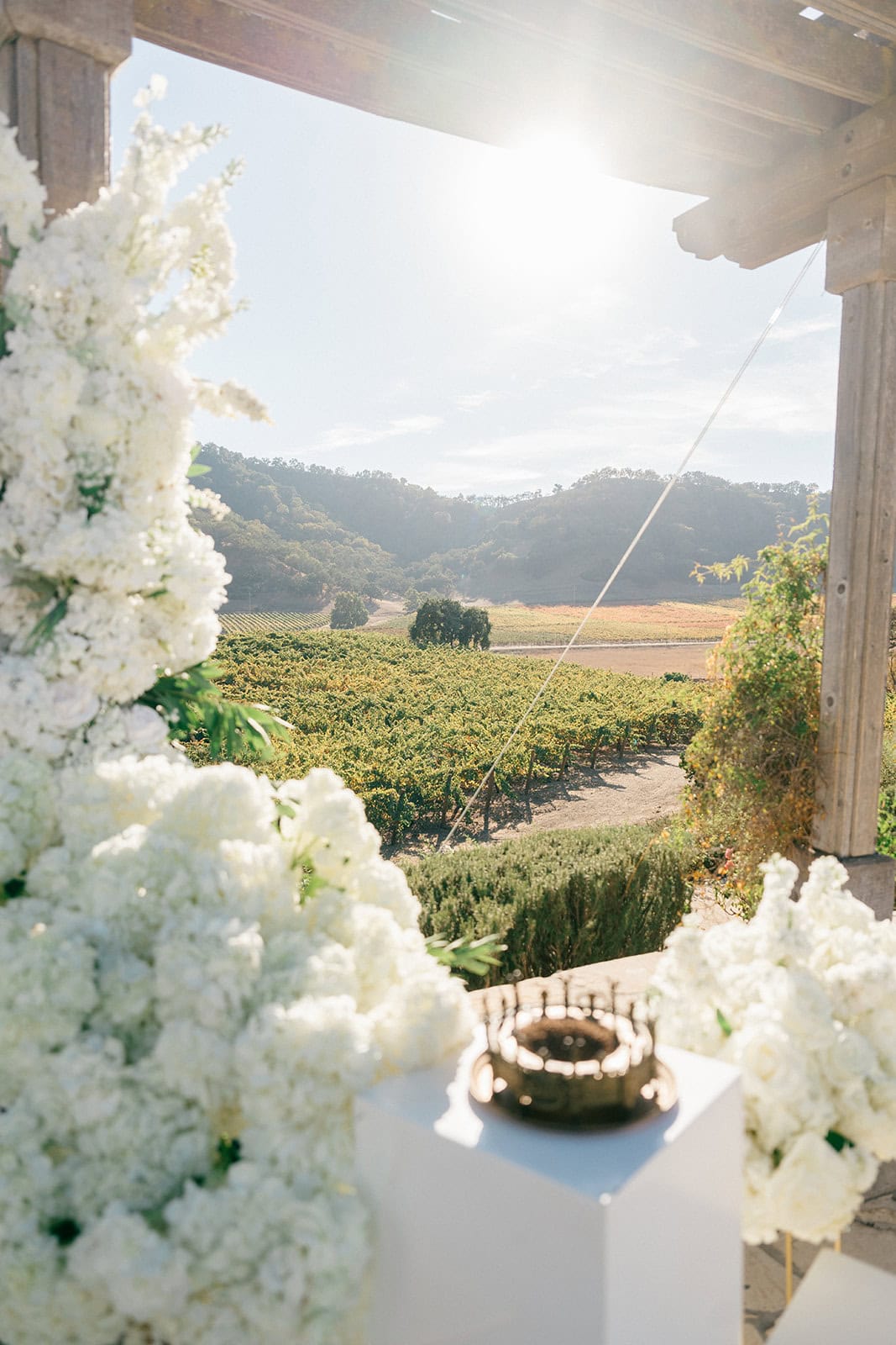 Andrea Gallucci - Destination Wedding Photographer- Amalfi Coast Positano Santorini Barcellona Rome Ravello Paris New York luxury wedding ceremony decor with white flowers