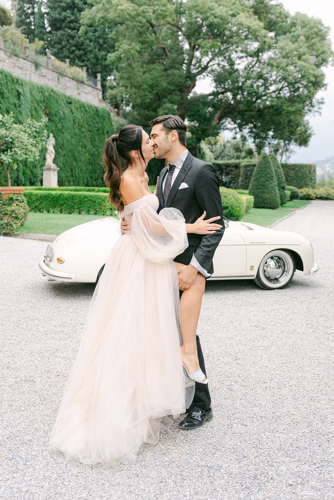 Andrea Gallucci - Destination Wedding Photographer- Amalfi Coast Positano Santorini Barcellona Rome Ravello Paris New York Outdoor wedding portraits of bride and groom