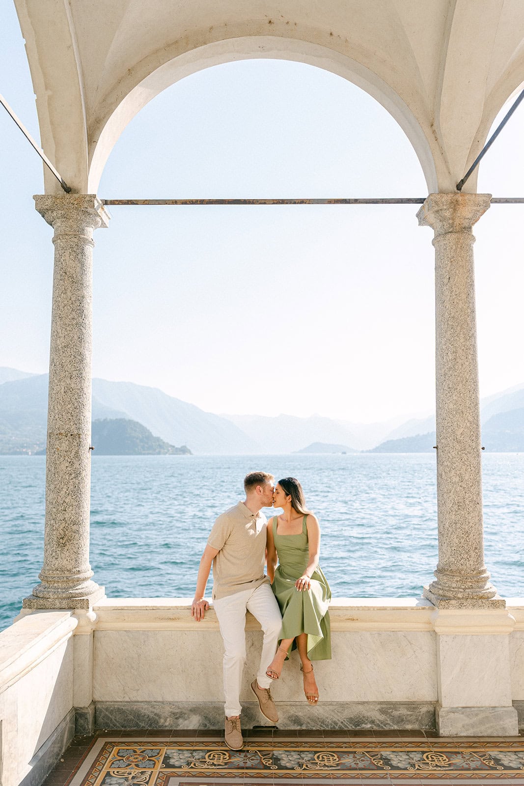 Andrea Gallucci - Destination Wedding Photographer- Amalfi Coast Positano Santorini Barcellona Rome Ravello Paris New York Italy photographer creating romantic portraits in Lake Como