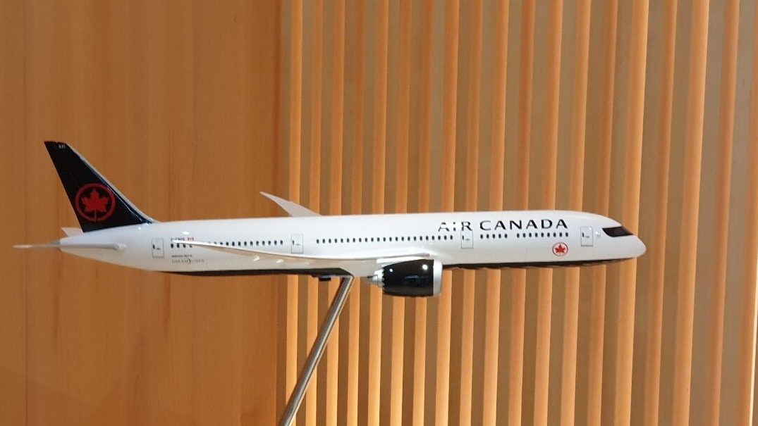 Miniatur Flugzeug der Air Canada