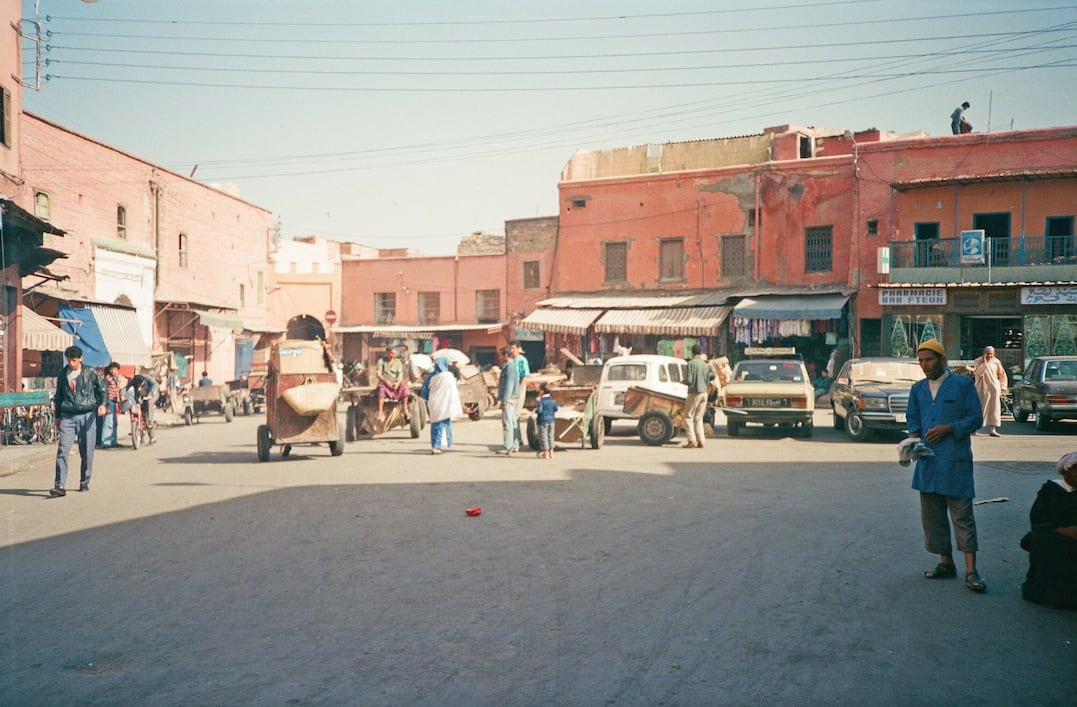 Belebte Straßen in Marrakesch