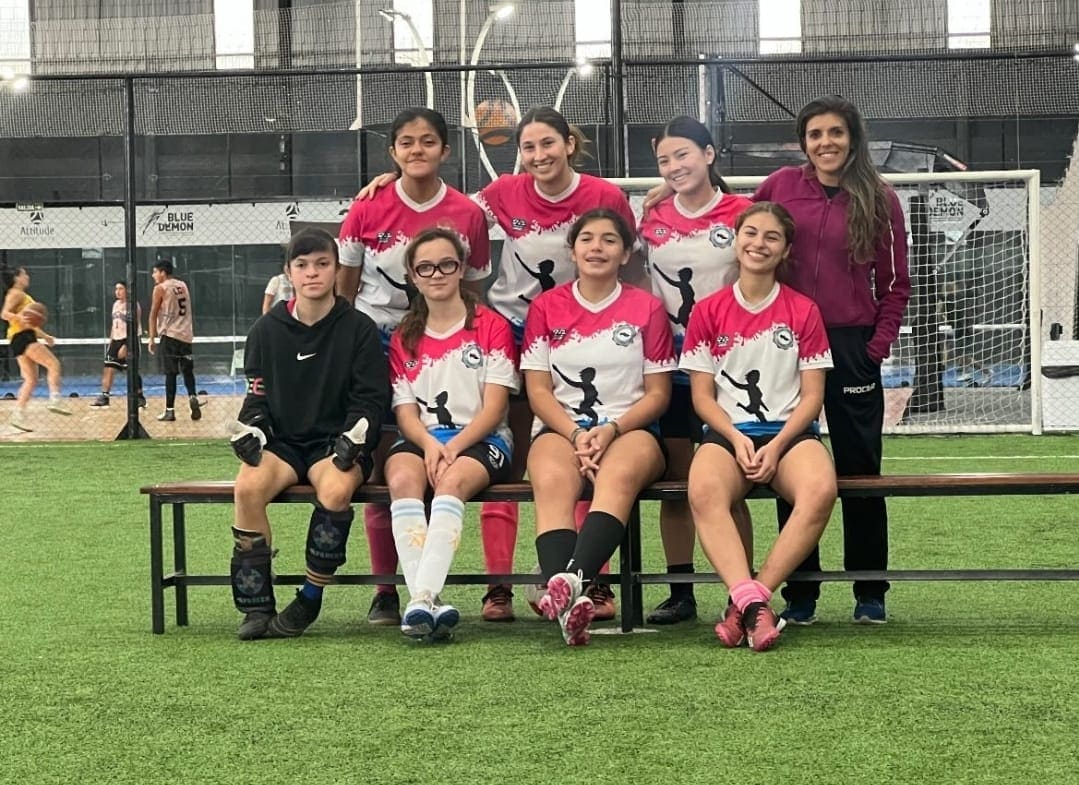 El Fútbol mejora las habilidades físicas en las niñas