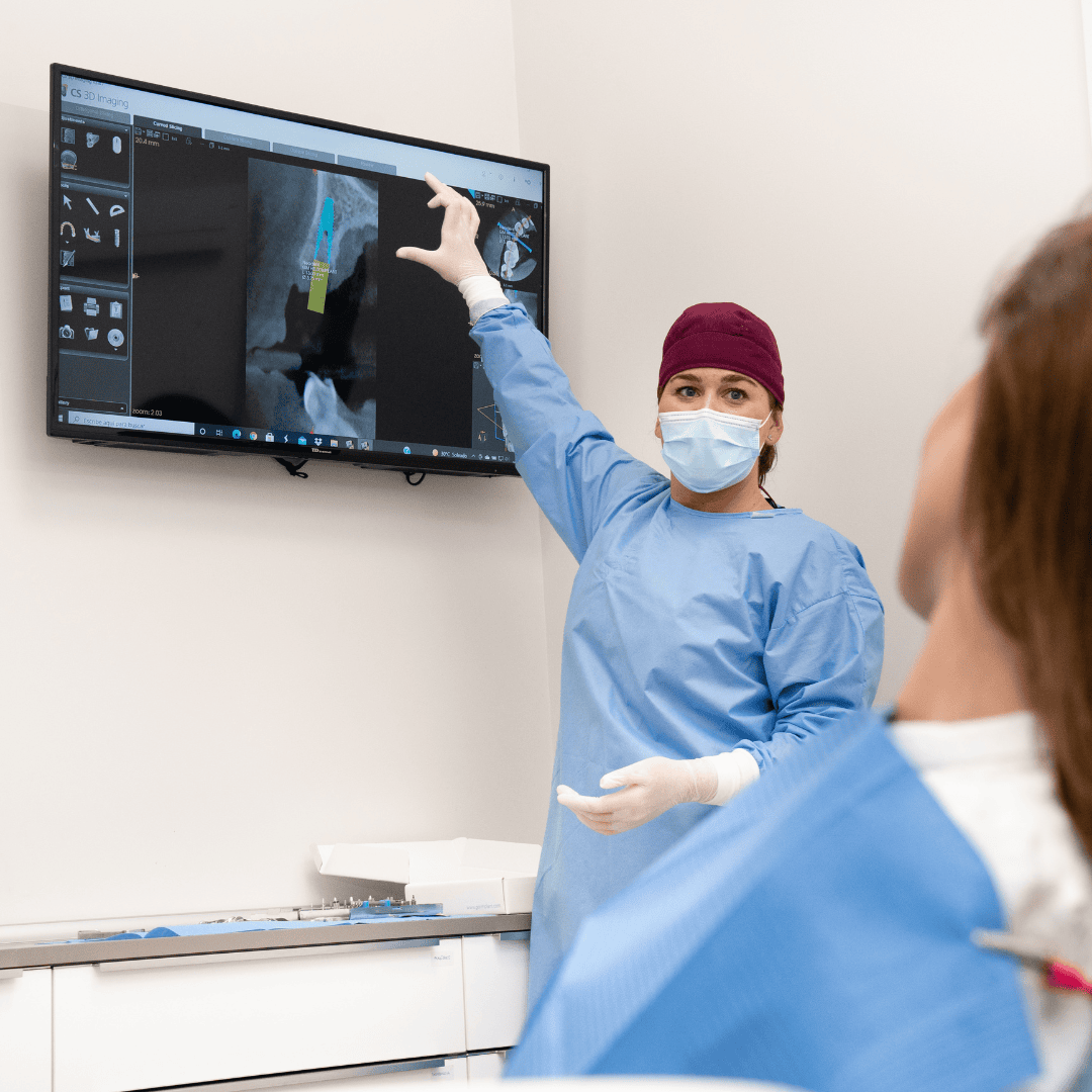 Radiografía de implantes y cirugía oral en clínica dental