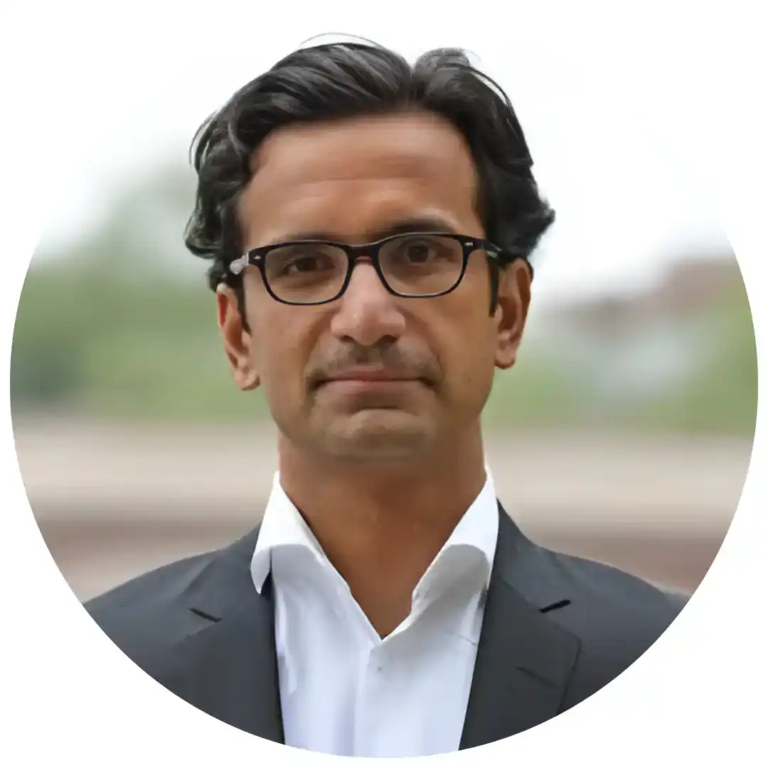 Mehran Gul headshot