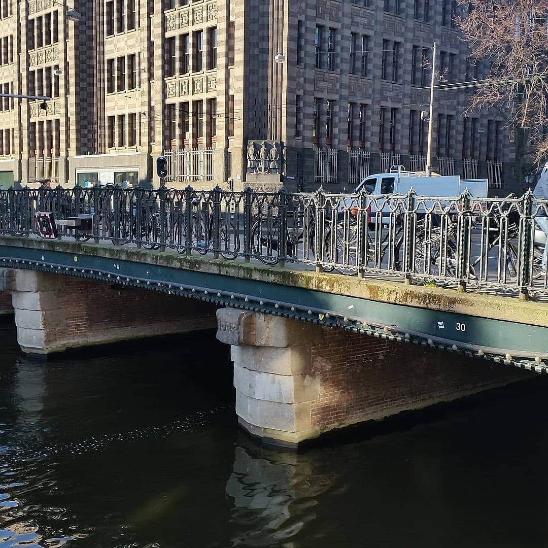 De Isa van Eeghenbrug: Bridge 30 and the Queen of Amsterdam Studies