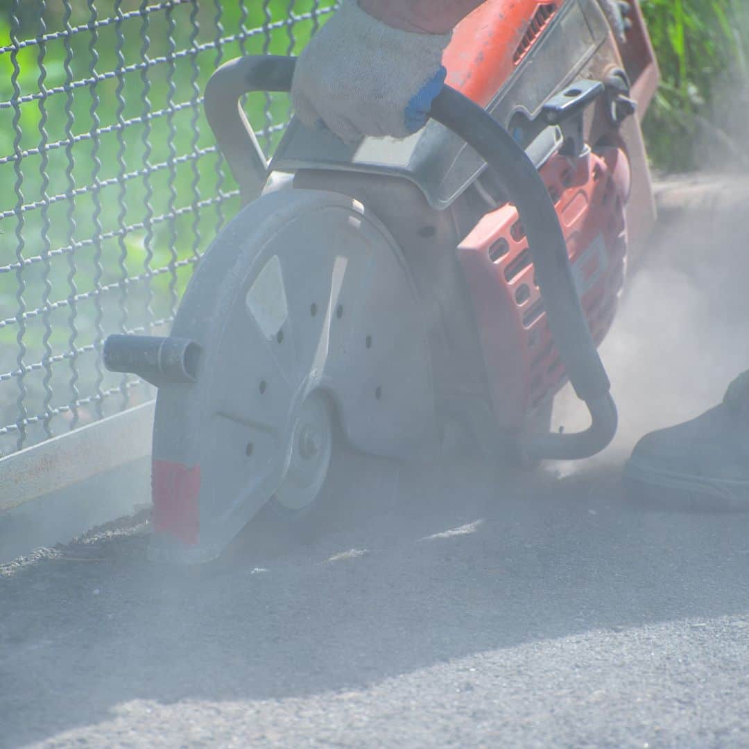 joint trowel concrete floors in the dust