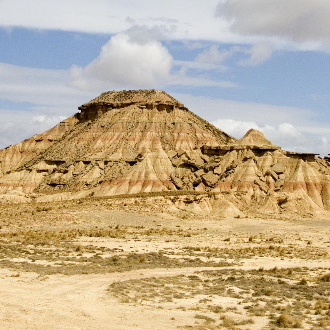 Bizarre Felsformationen der Bardenas Reales – fotogener Instagram Hotspot in Spaniens Wüstenlandschaft