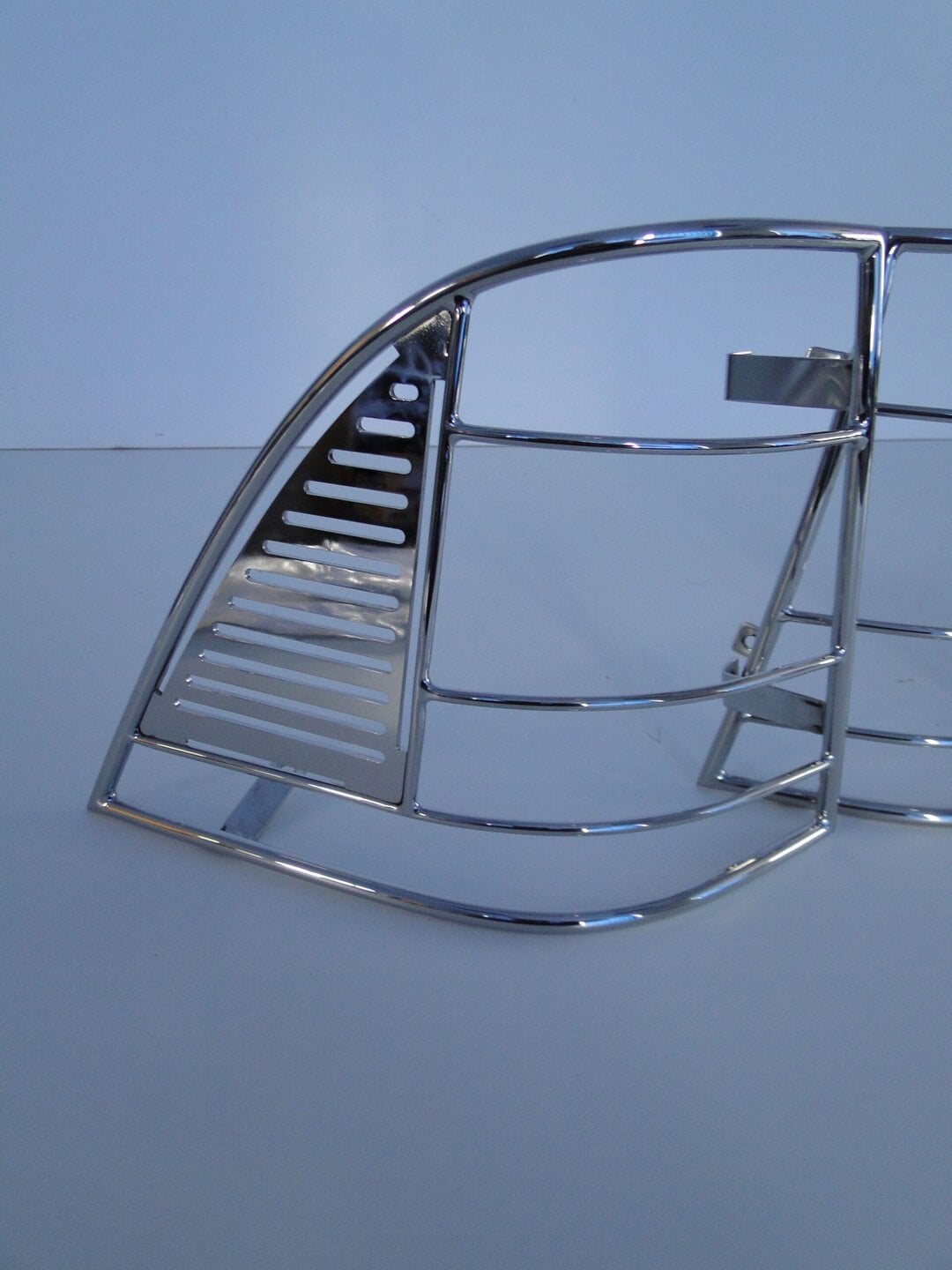 MERCEDES ML W163 ART 55 AMG OSŁONY LAMP TYLNYCH - obrazek 10