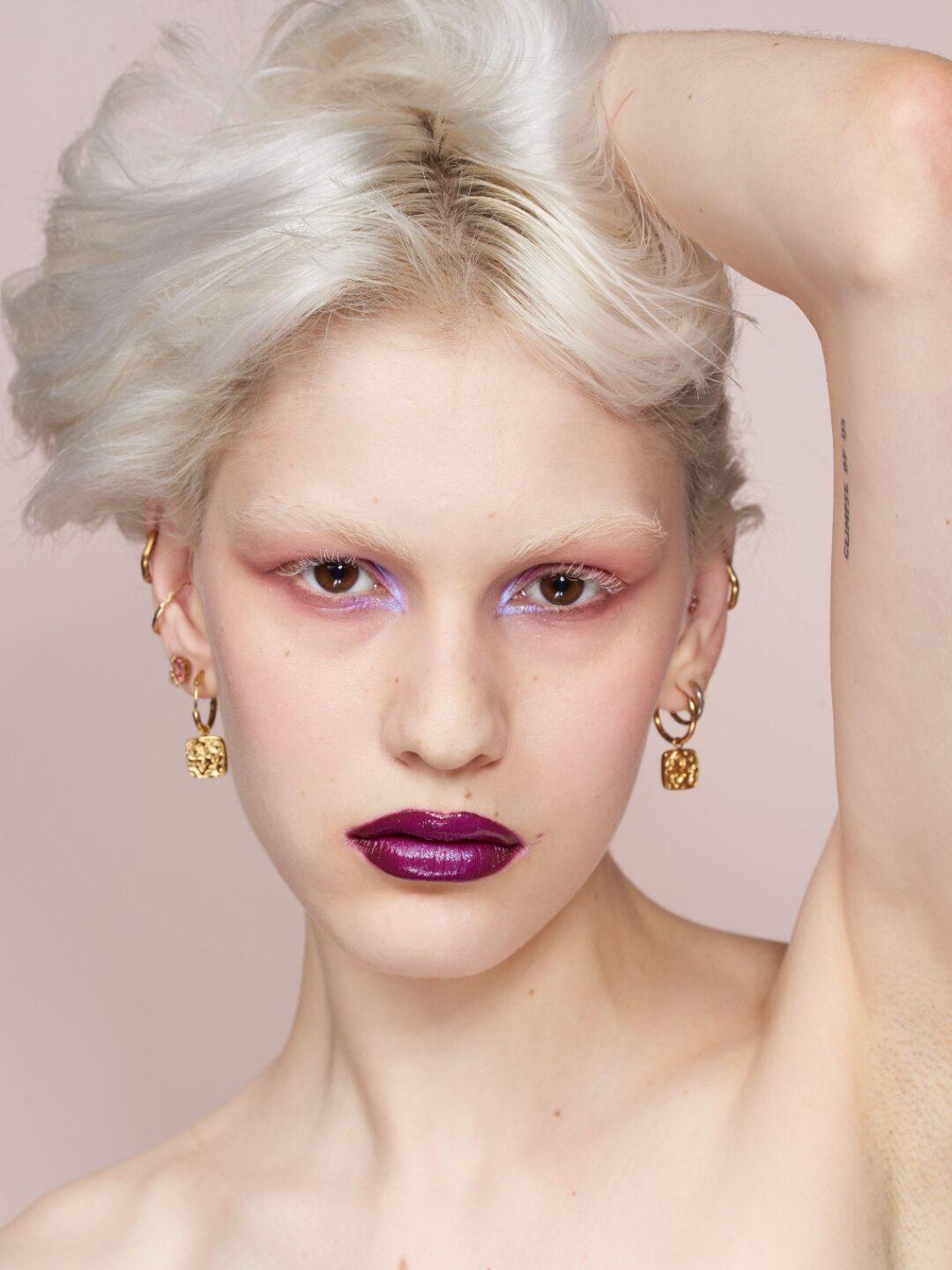 Model Sara