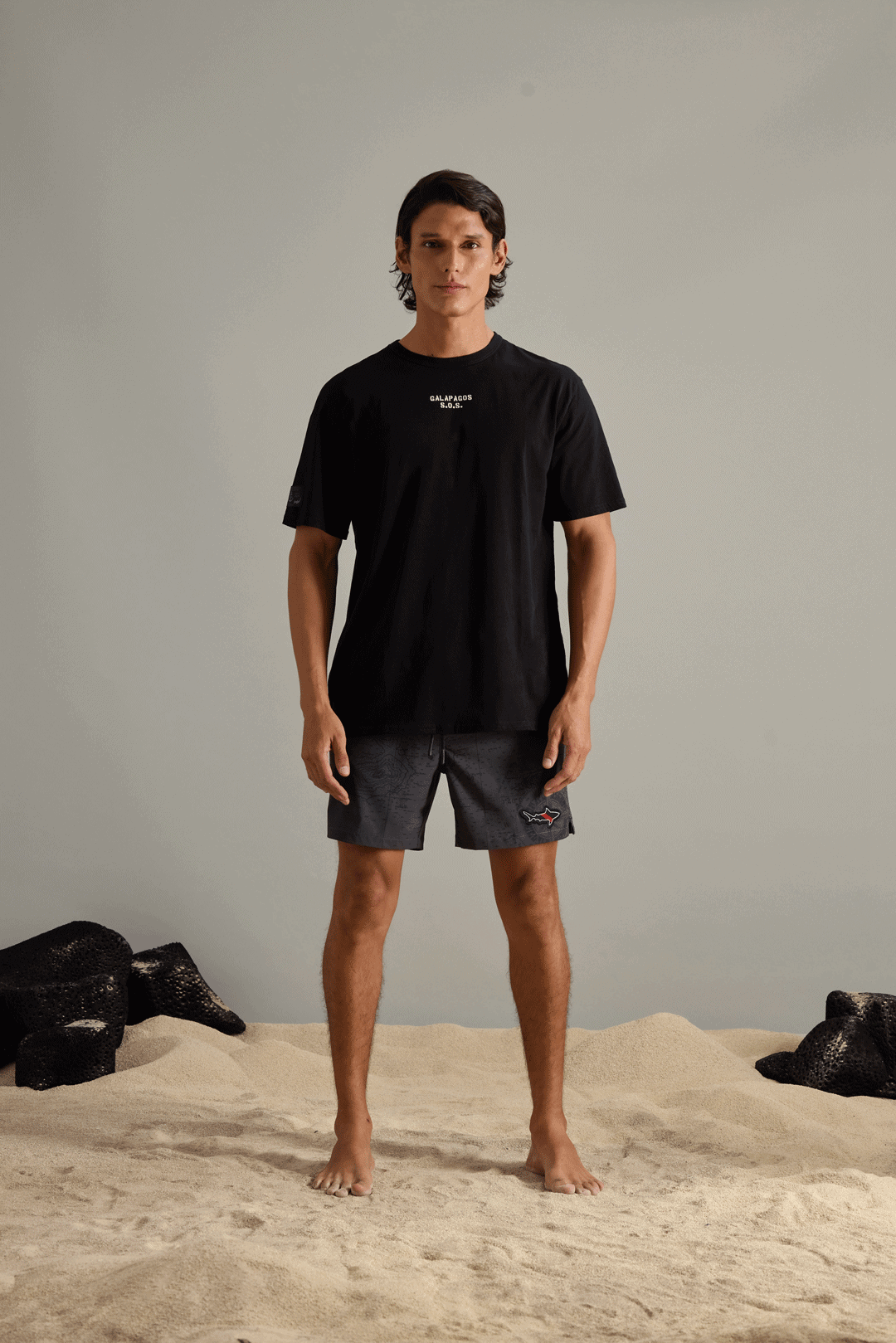 CAMISETA HOLGADA TORTUGA PLÁSTICA NEGRA
