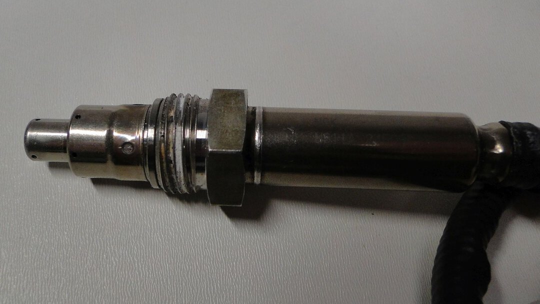 MERCEDES OE DAIMLER CZUJNIK TLENKÓW AZOTU NOX A0111536128 - obrazek 5