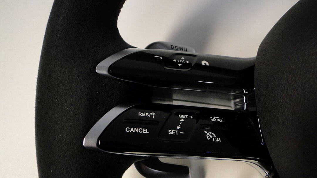 MERCEDES EQS 297 V297 KIEROWNICA A0994602607 3D16 A0994609908 3D16 CZERW NIĆ ALCANTARA AMG - obrazek 7