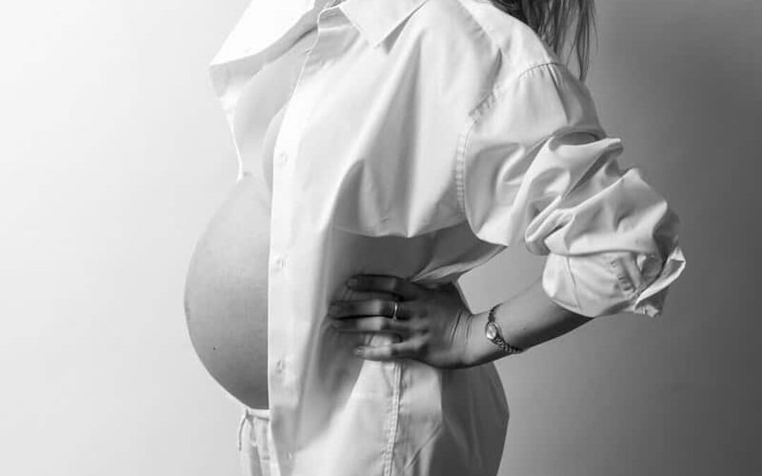 Babybauchfotos Stuttgart – natürlich und stilvoll