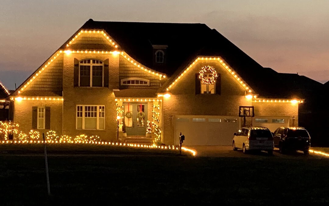 How to Create a Warm and Cozy Indoor Christmas Ambiance with Lights