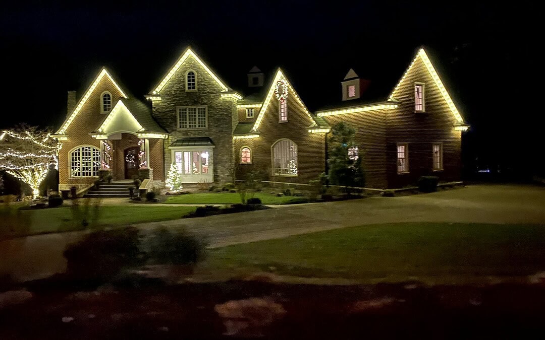 Top 10 Christmas Light Trends for a Festive Home This Year