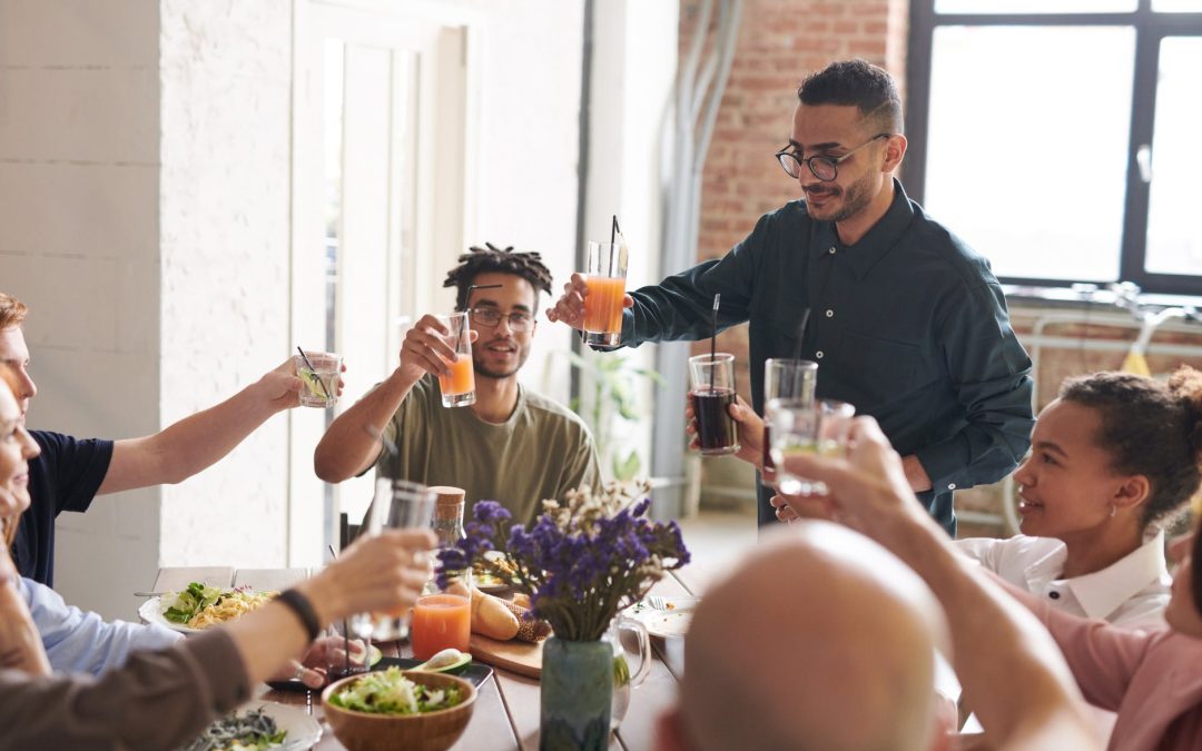 How to Start A Conversation With A Stranger: 4 Steps