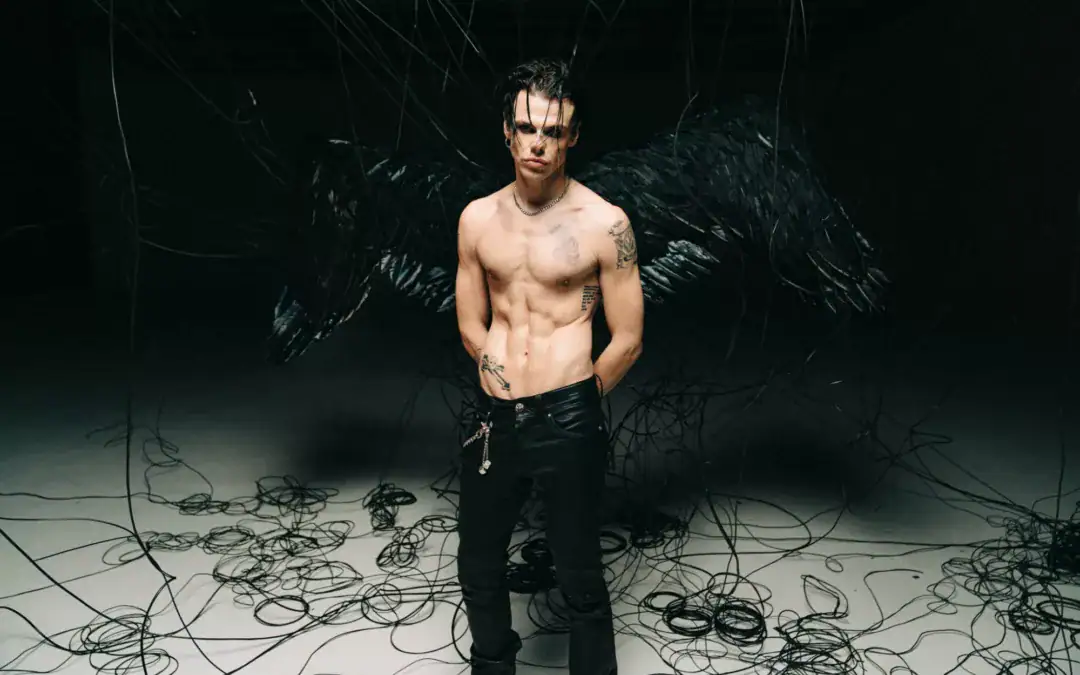 INTERVIEW – Yungblud, l’enfant terrible du rock face au miroir