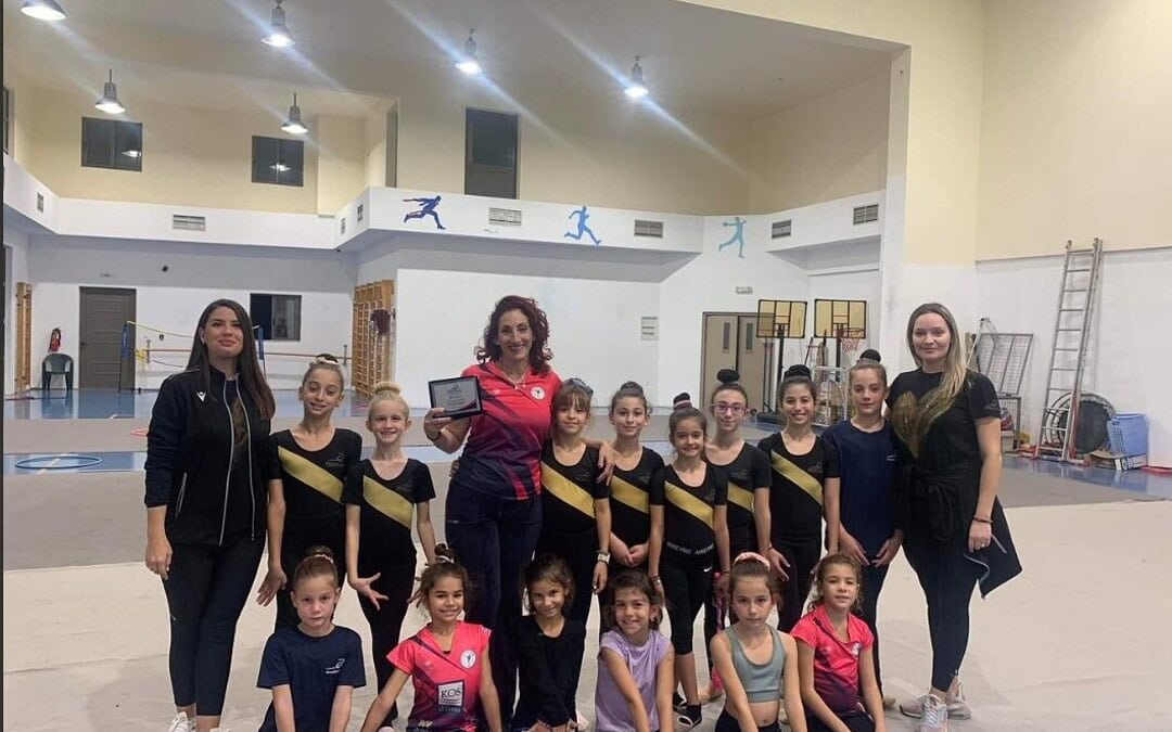 Η ρυθμική γυμναστική μας φέρνει κοντά!