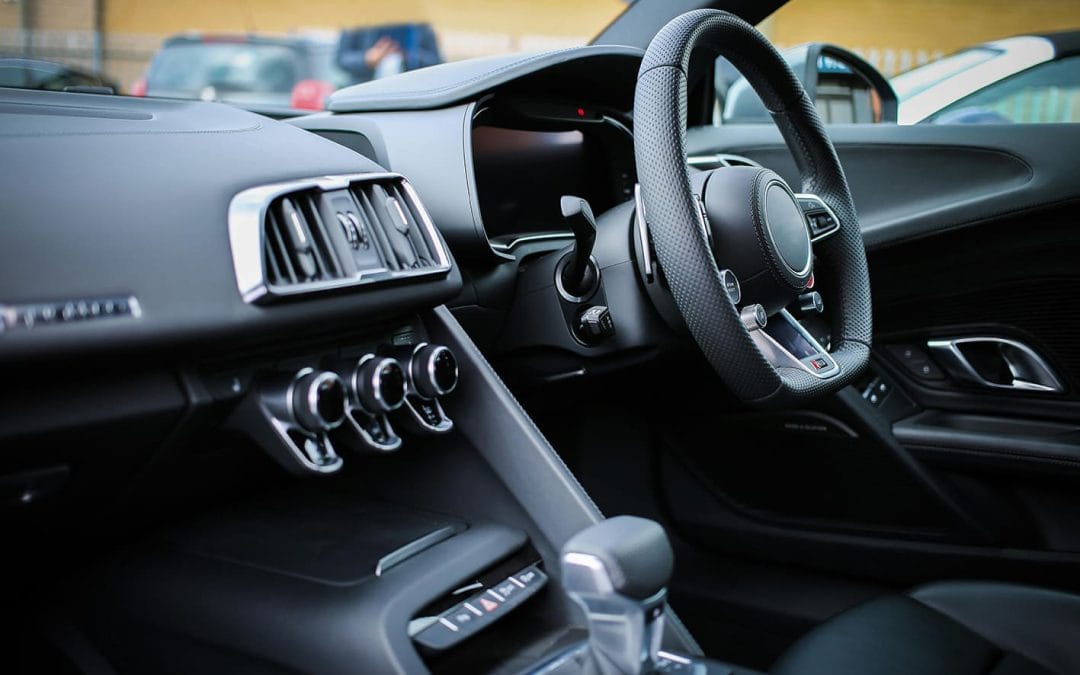 Explorar soluções inovadoras para a reciclagem de interiores de automóveis