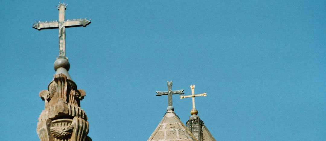 Kirchenkreuze / Foto: Larissa Vassilian