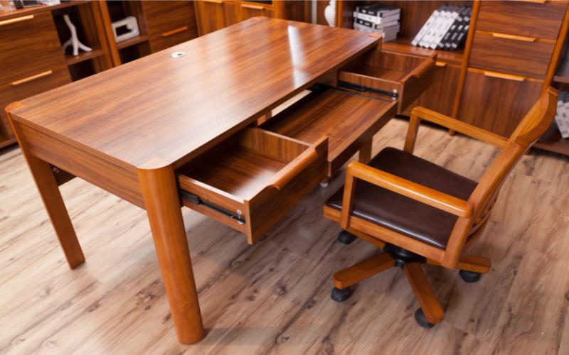 Can mold on wood furniture spread in the house?