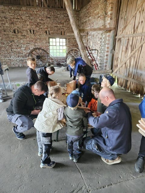 Nistkastenbau in Hemmes Scheune