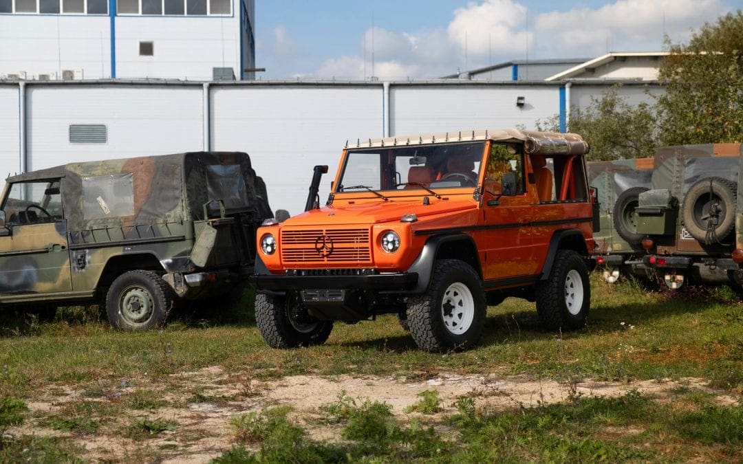 Build Spotlight: 1992 250GD Wolf — Magma Beam Orange