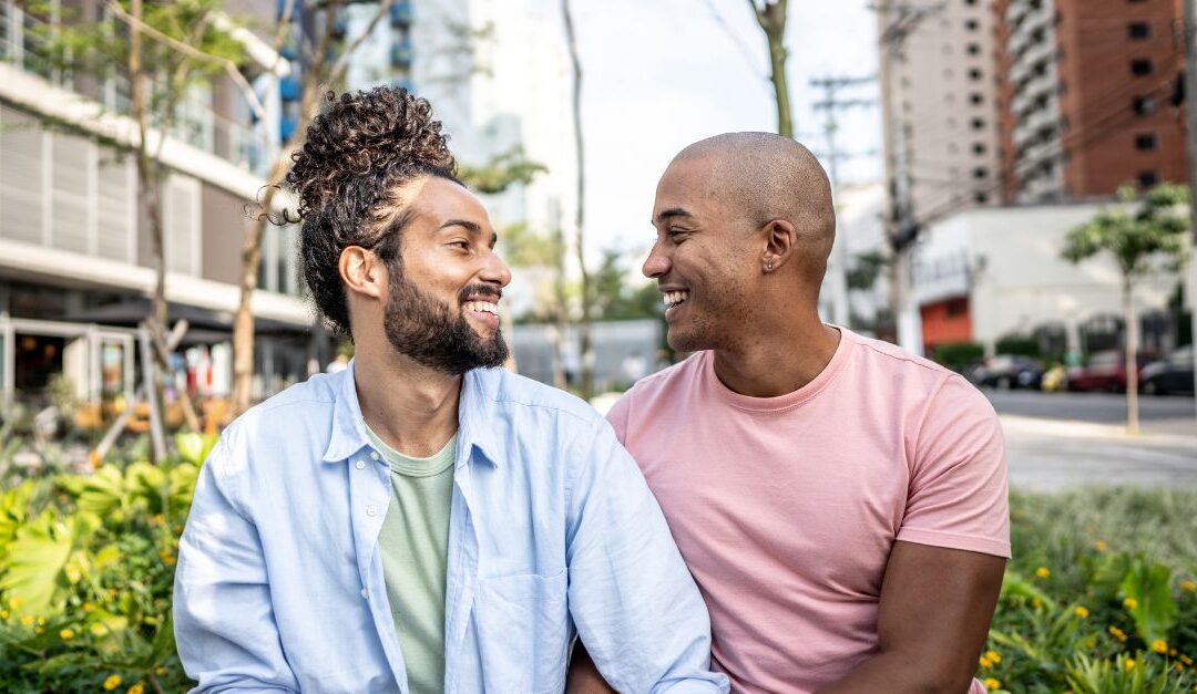 Explora relaciones homosexuales con Zyrcled