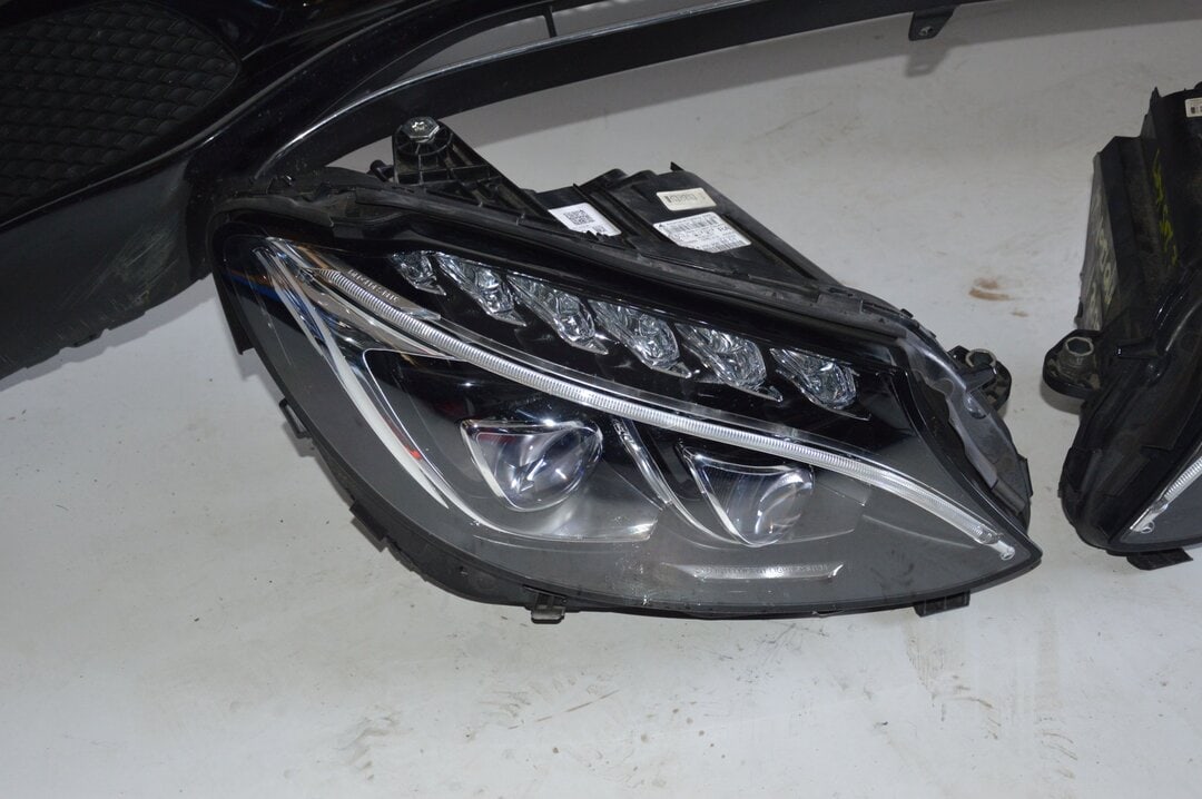 MERCEDES C KLASA W205 LAMPA FULL LED ZDERZAK GRILL - obrazek 3