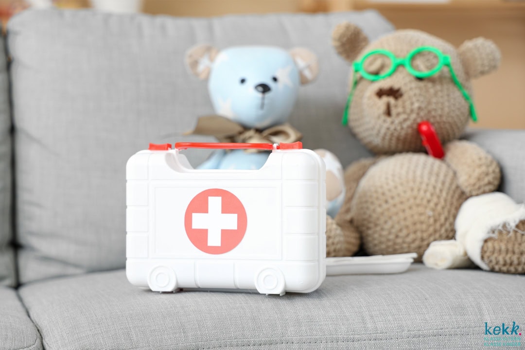 Erste Hilfe Kinderkurs Mainz-Kostheim. Kuscheltiere mit Erste Hilfe Koffer. Erste Hilfe Kinderkurs Mainz-Kostheim. Kuscheltiere mit Erste Hilfe Koffer.