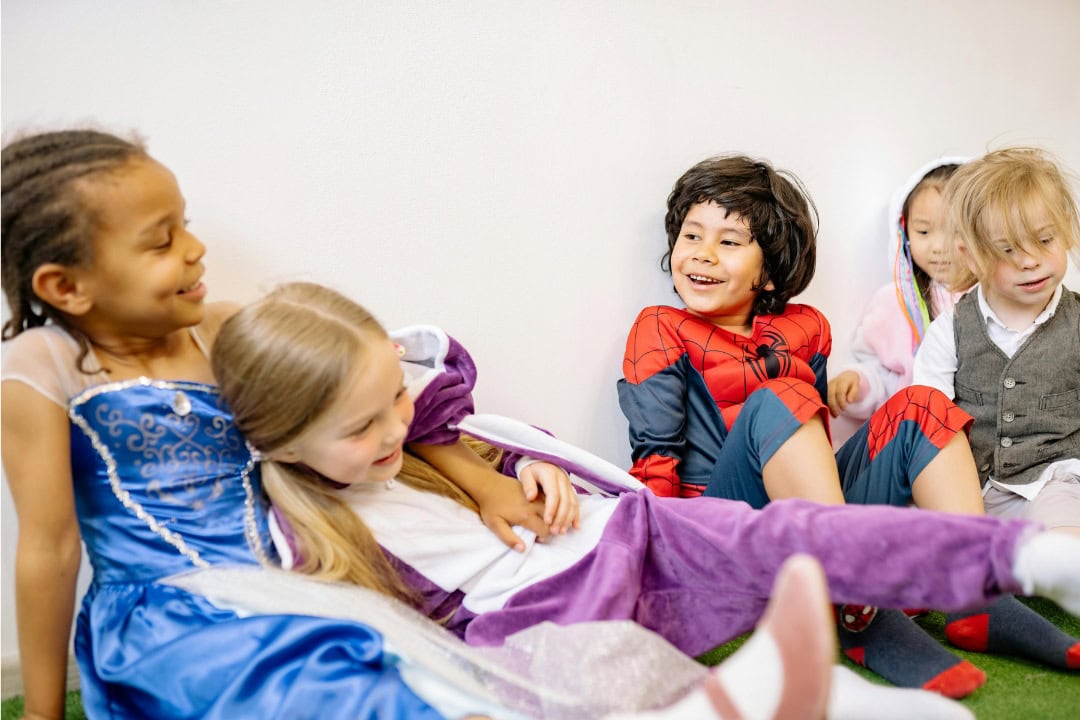 Erste Hilfe Kinderkurs Mainz-Kostheim. Kinder mit Kostümen. Erste Hilfe Kinderkurs Mainz-Kostheim. Kinder mit Kostümen.