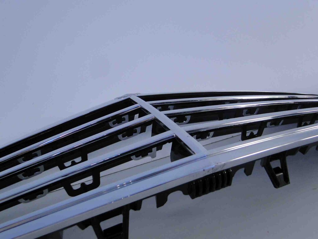 MERCEDES E KLASA W212 GRILL ATRAPA AMG AVANTGARDE - obrazek 9