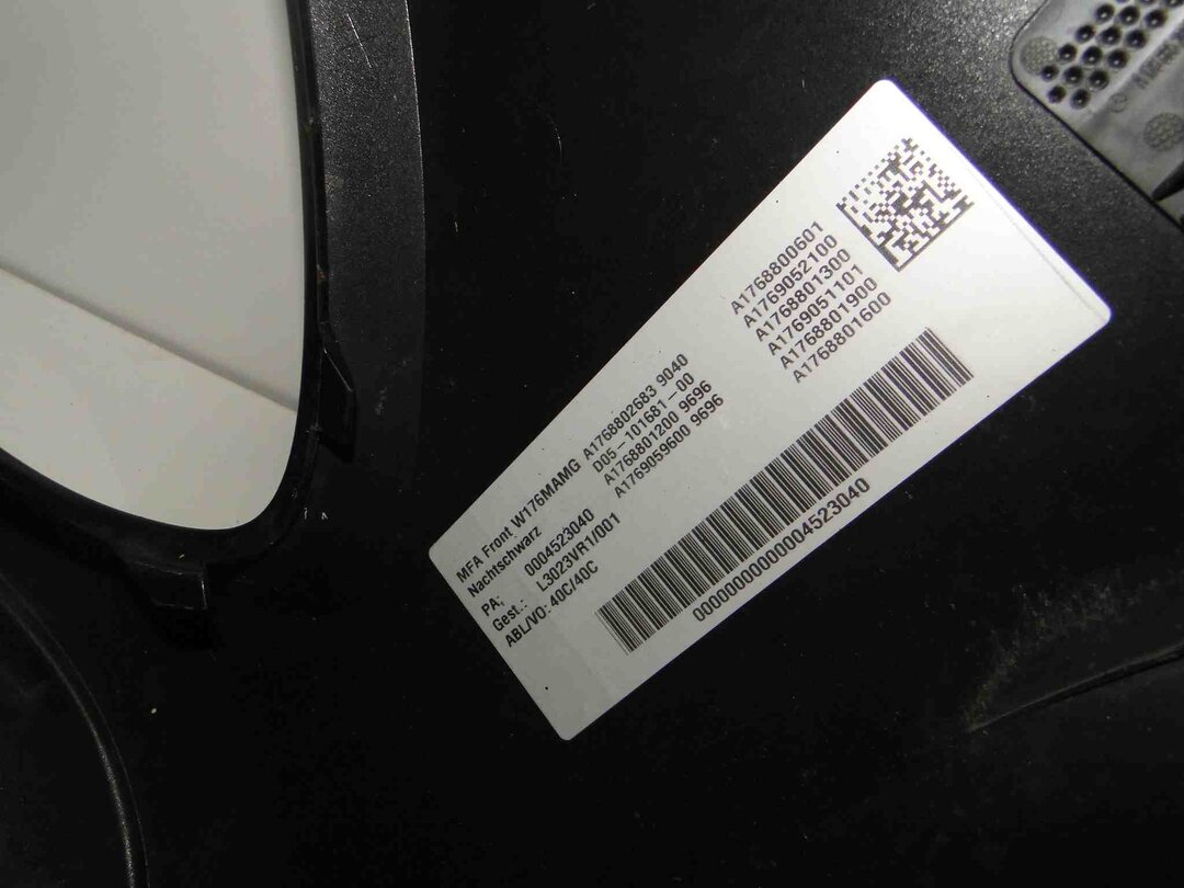 MERCEDES A KLASA W176 LIFT ZDERZAK PRZEDNI AMG - obrazek 11