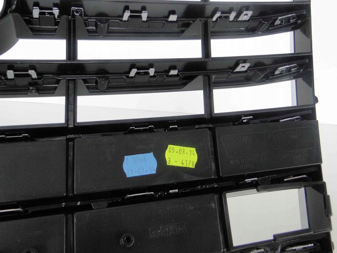 AUDI A8 D4 LIFTING GRILL ATRAPA 4H0853651AA - obrazek 9