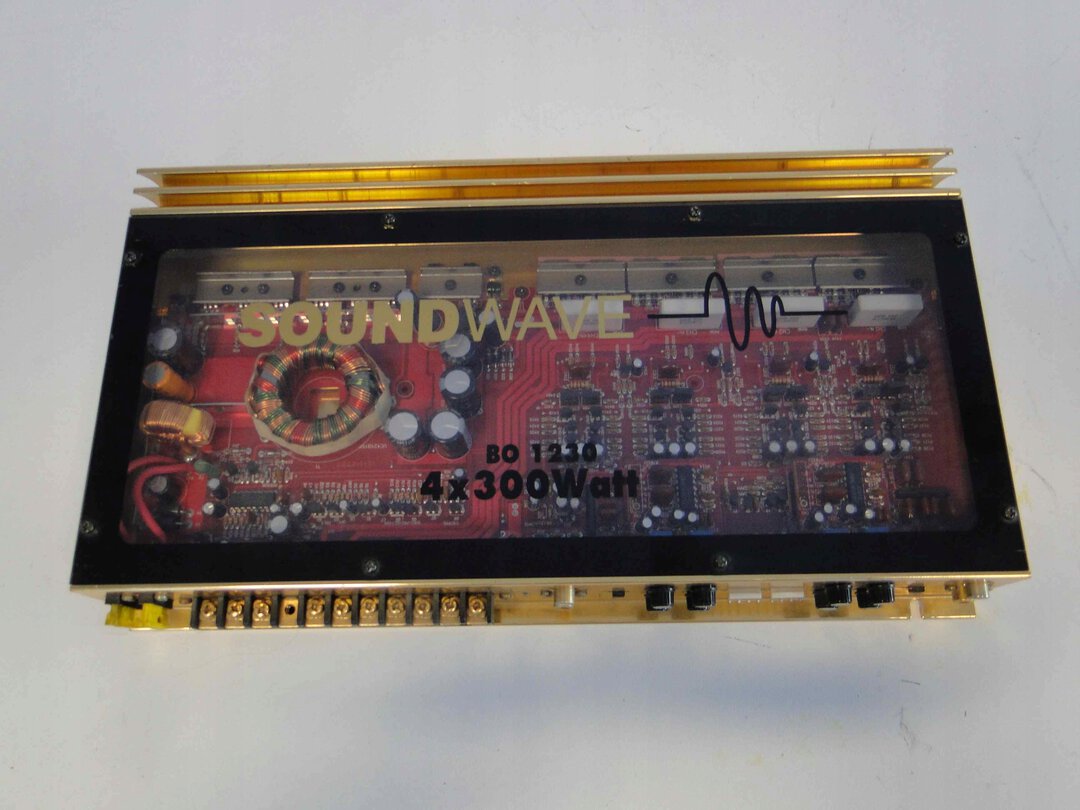 WZMACNIACZ SAMACHODOWY SOUNDWAVE BO1230 4x300 WATT - obrazek 5