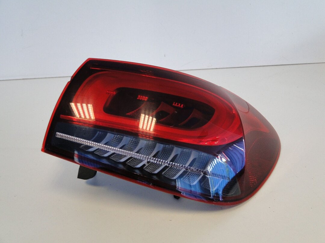 MERCEDES LAMPA PRAWY TYŁ A2479063001 GLA II 247 - obrazek 2