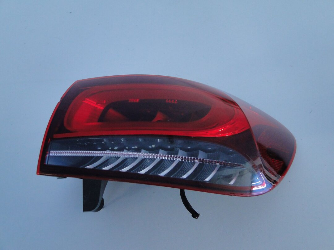 MERCEDES LAMPA PRAWY TYŁ A2479063001 GLA II 247 - obrazek 4