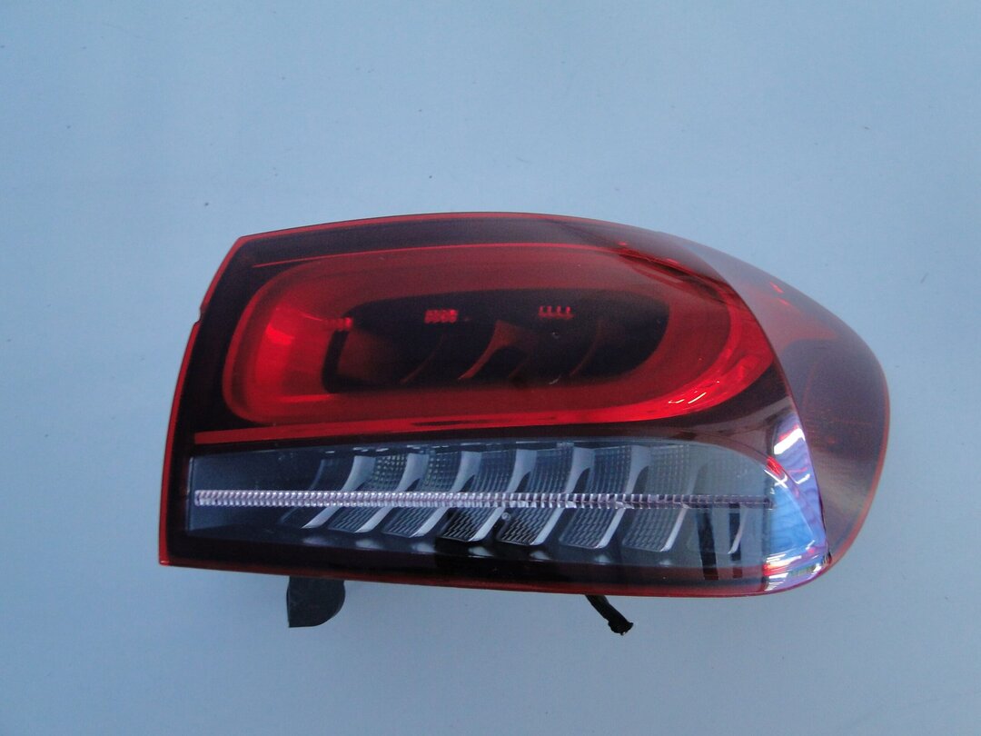 MERCEDES LAMPA PRAWY TYŁ A2479063001 GLA II 247 - obrazek 5