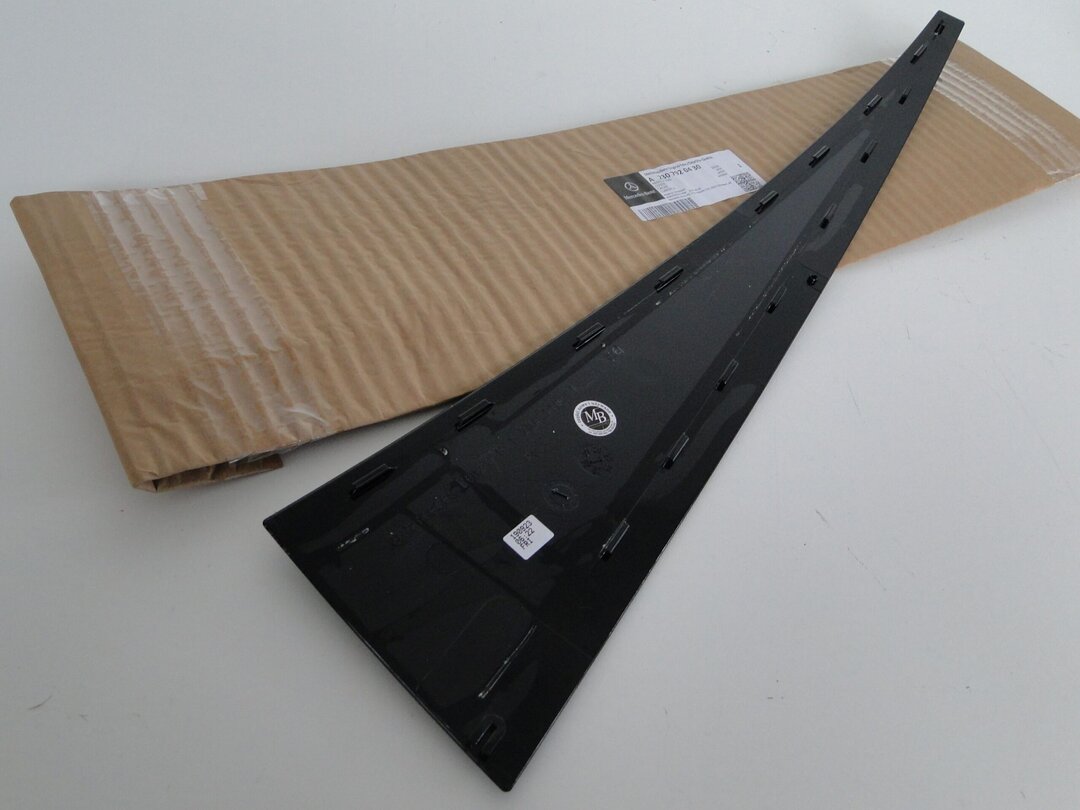 MERCEDES OSŁONA LISTWA OZDOBNA PRAWA BLENDA NA SŁUPEK C SL 230 R230 - obrazek 5