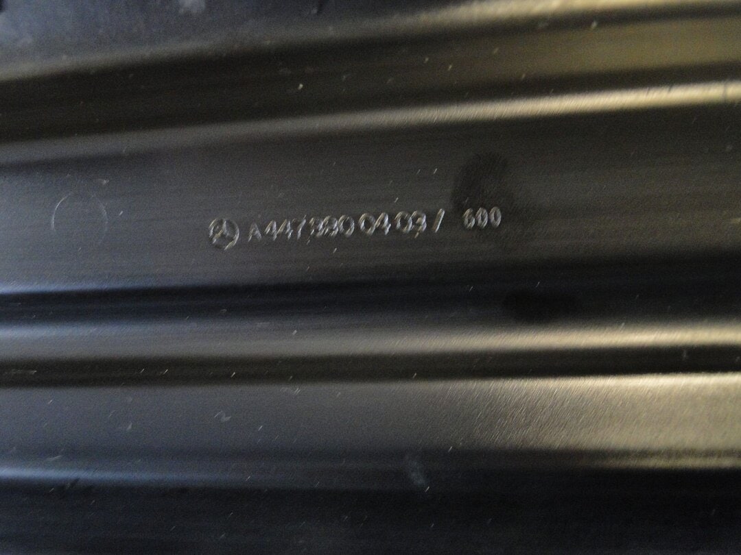 MERCEDES BELKA POD CHŁODNICE WSPORNIK VITO V KLASA 447 W447 II LIFT - obrazek 9