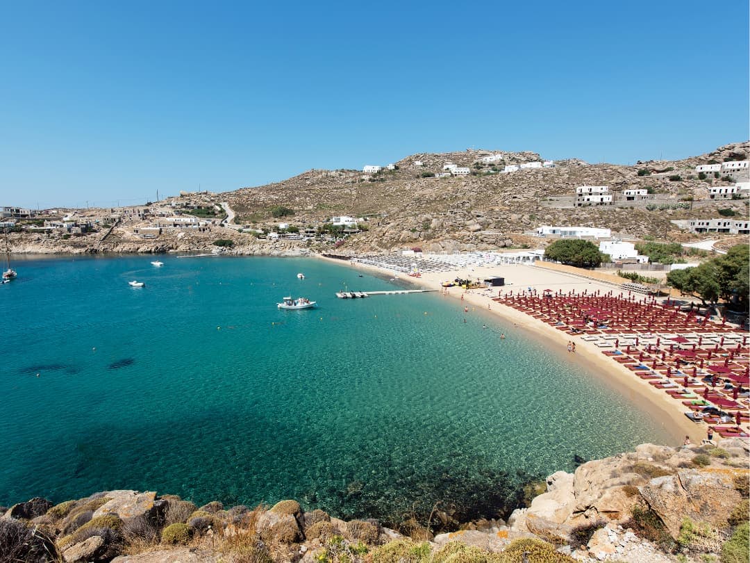 Tolle Aussicht auf den Paradise Beach in Mykonos