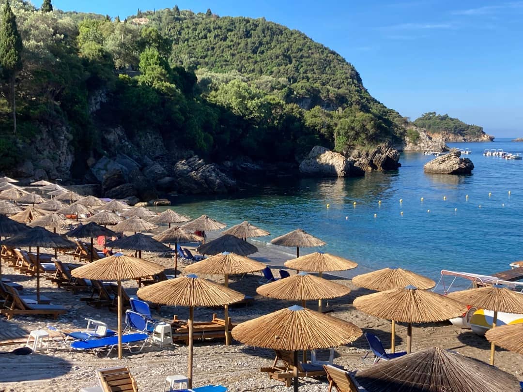 Viel Schatten am Liapades Beach