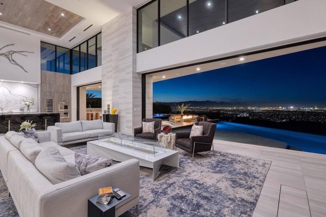 Why living in Summerlin, NV appeals to luxury buyers