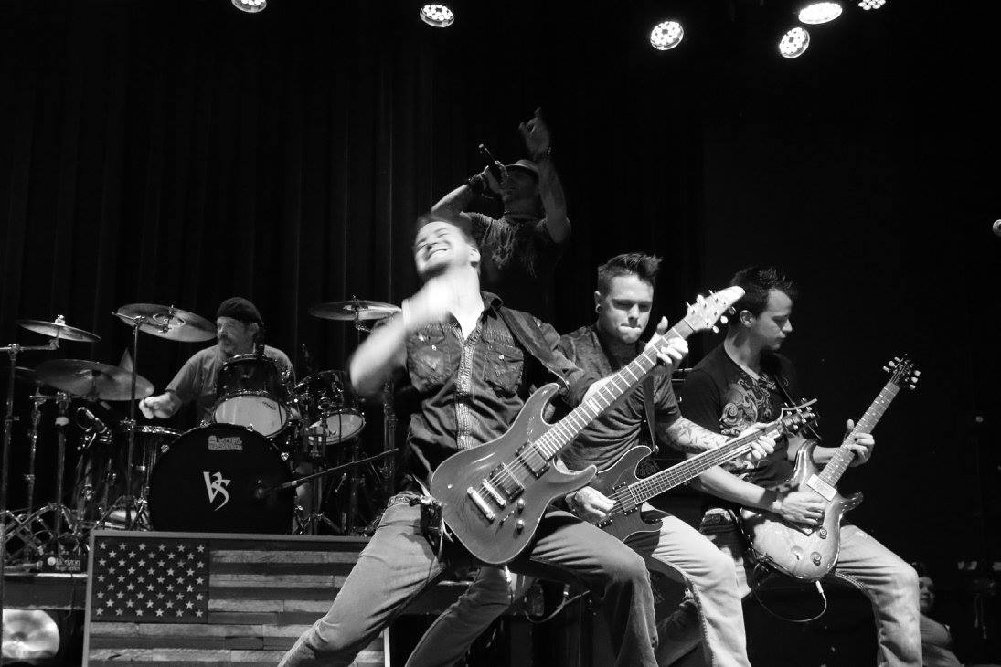 Pulse performs at Durty Nellie's in Chicago, during the 2016 No Fate Tour. Featuring Eric Fox on Drums, James Brennaman, Steven Tyler Carrell and Jiggy Judy on Guitar, and Sean Yeaney on Vocals.