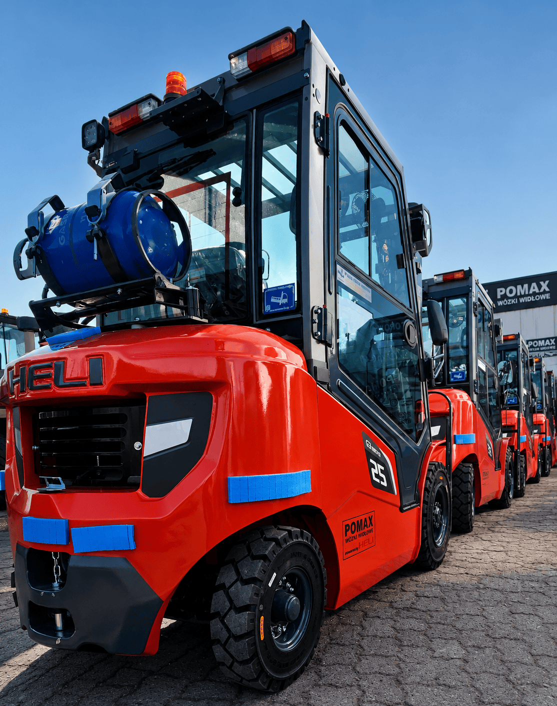Wózek widłowy HELI oferowany przez POMAX