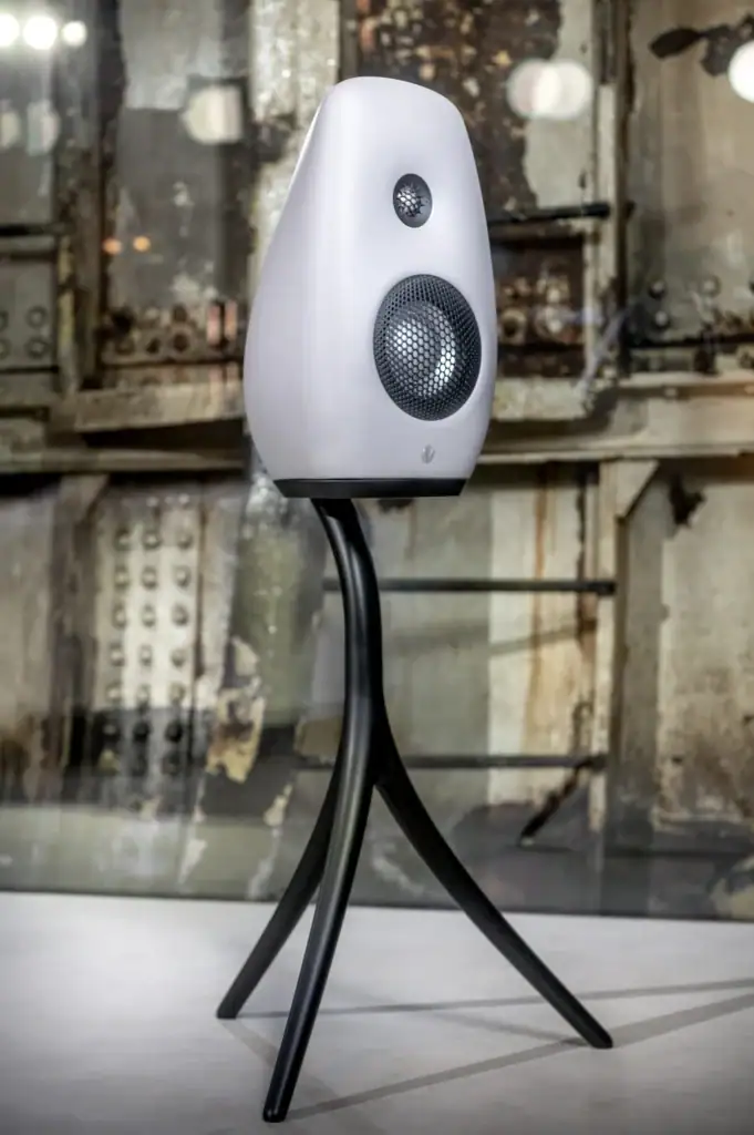 Hi-Fi+ sur les Vivid Audio Kaya S12 01