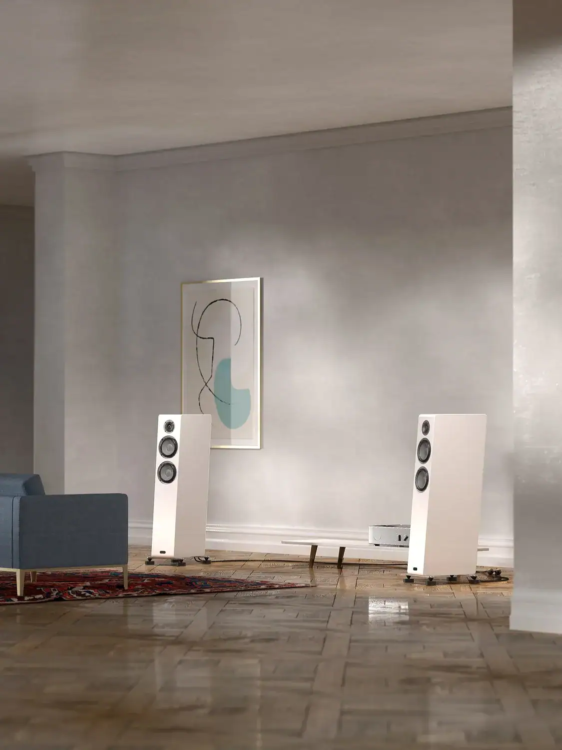 Marten Oscar Trio en situation dans une grande pièce aux murs blancs