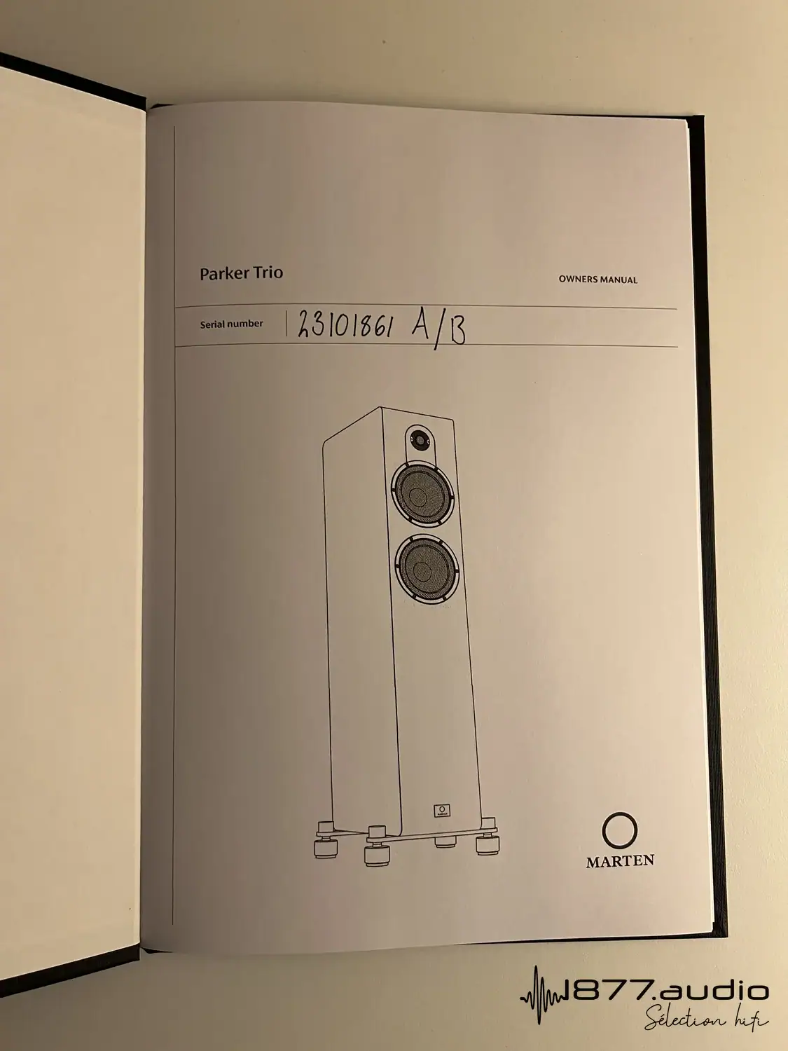 Marten Parker Trio première page du livret avec le numéro de série