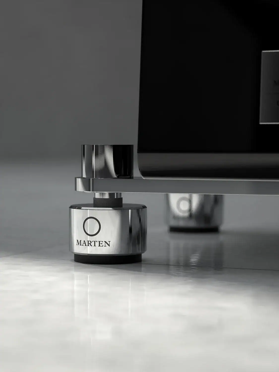 Marten Parker Trio finition noire détail des pieds Iso Acoustics