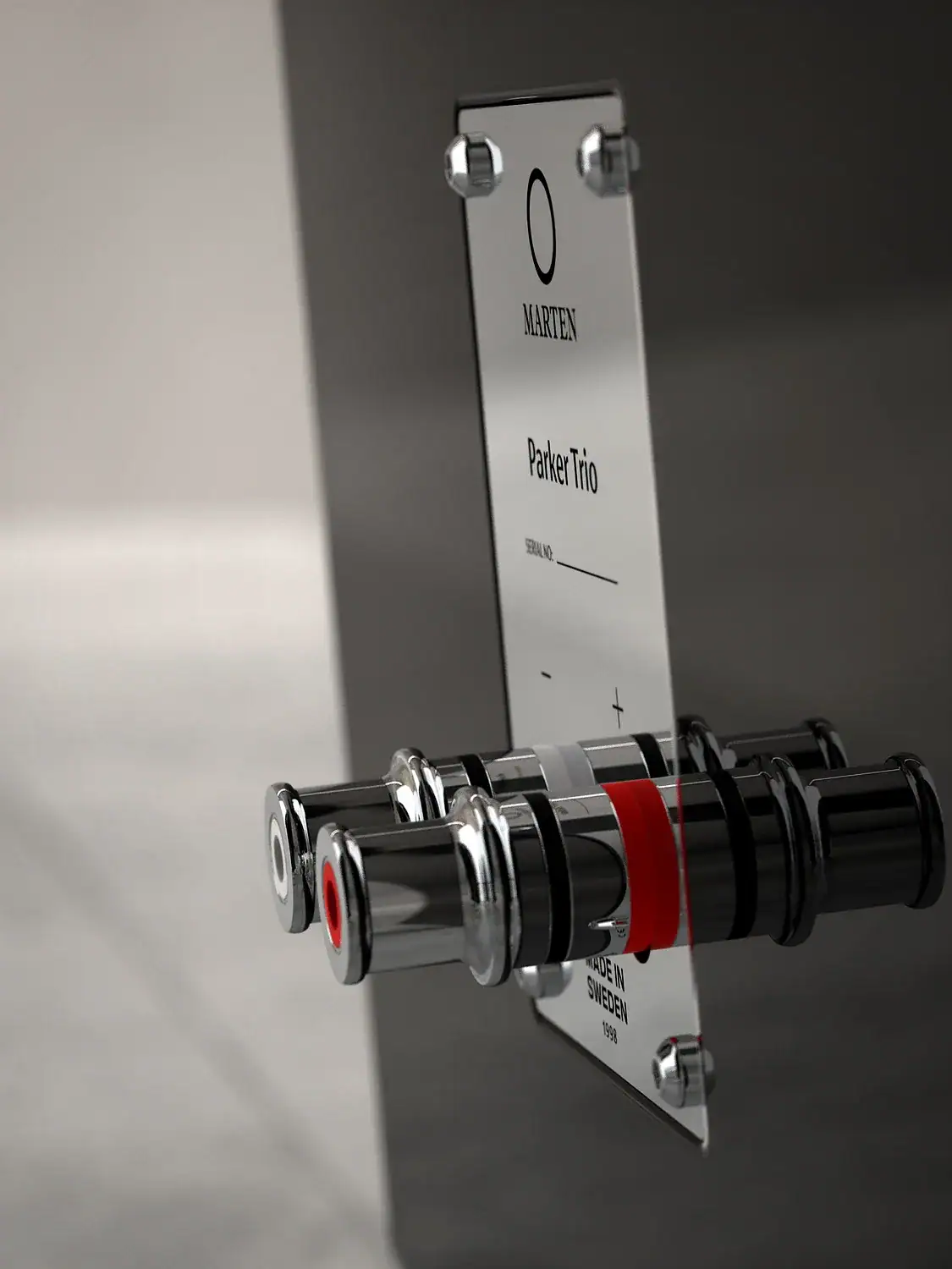 Marten Parker Trio finition noire détail de la plaque arrière et les borniers